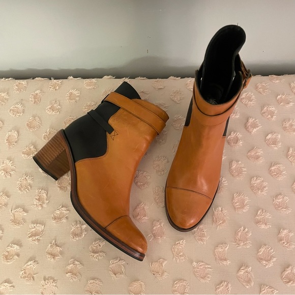 Samantha Pleet Shoes - Samantha Pleet Wolverine 1000 Mile Two Toned Leather Heeled Bootie Tan Black 6.5